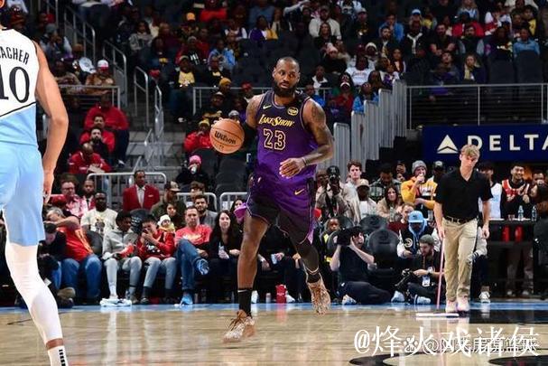 沃克狂砍26分,老鹰客场惜败湖人 沃克狂砍26分,老鹰客场惜败湖人